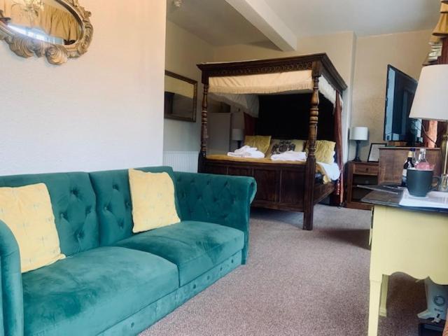 Ye Olde Nags Head Hotel Castleton  Buitenkant foto