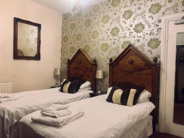 Ye Olde Nags Head Hotel Castleton  Buitenkant foto