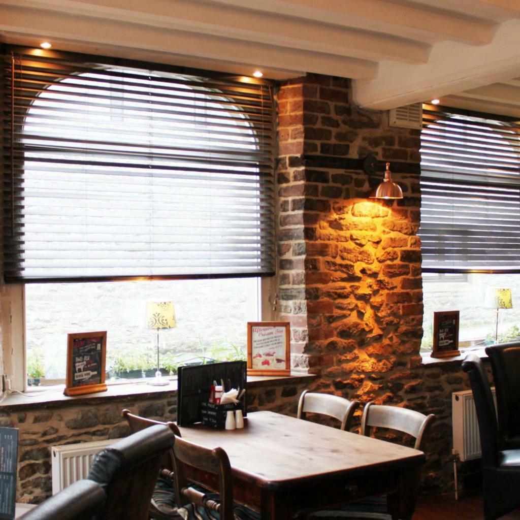 Ye Olde Nags Head Hotel Castleton  Buitenkant foto