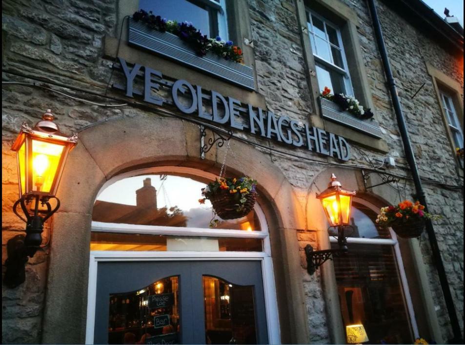 Ye Olde Nags Head Hotel Castleton  Buitenkant foto